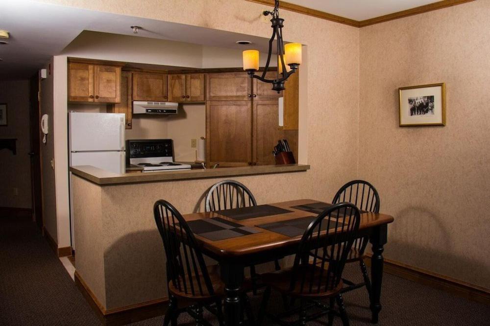 Marble Villa Steady Brook Екстер'єр фото